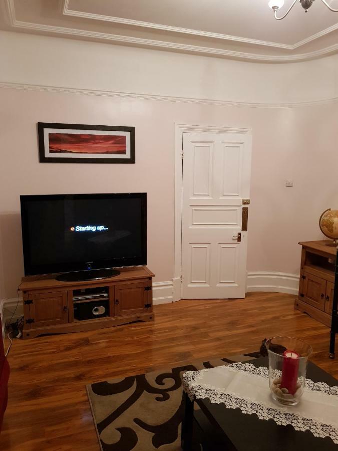 אילפורד Beautiful Room In Victorian Family Home מראה חיצוני תמונה