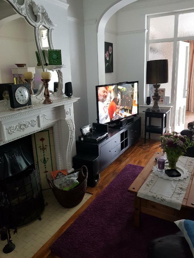 אילפורד Beautiful Room In Victorian Family Home מראה חיצוני תמונה
